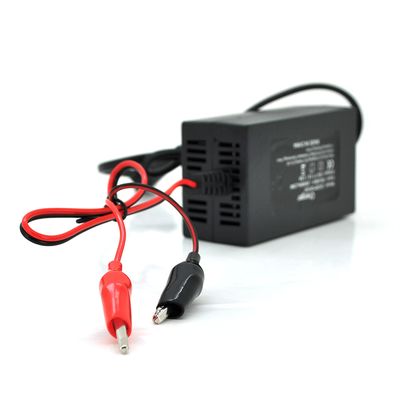 Зарядное устройство для аккумулятора с индикатором 12V/1,5A, ОЕМ (110*59*40) 0,14кг YT-CH-121500 фото