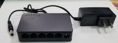 Коммутатор JY 1005S 5 портов Ethernet 10/100 Мбит/сек. DC 5 . Блок питания 5V в комплекте JY1005S фото