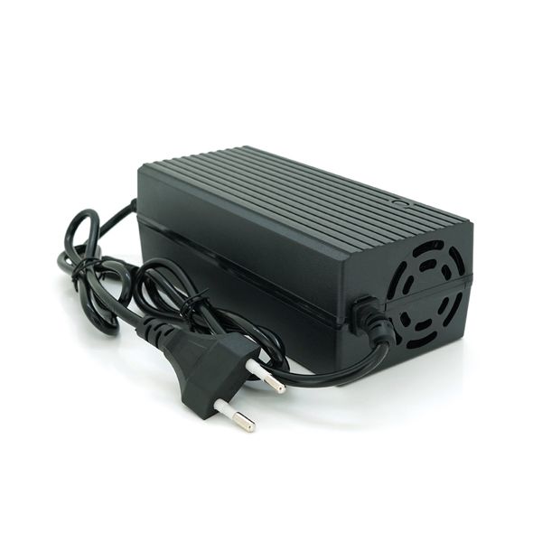 Зарядное устройство Jinyi для литиевых аккумуляторов 72V 3A, штекер 5,5, с индикацией, DC:84V 3A, BOX JN-7230-8430 фото