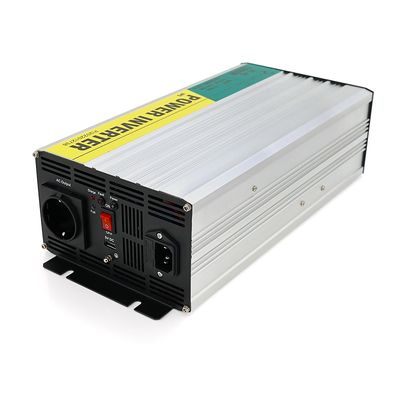 Инвертор напряжения RITAR RSCU-1000, 12V/220V, 1000W с правильной синусоидой, встроенное зарядное устройство, 1xShuko, 1xUSB, клеммные провода, BOX,Q4 RSCU-1000 фото