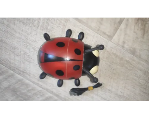 Колонка музыкальная портативная божья коровка с радио и аккумулятором б/у