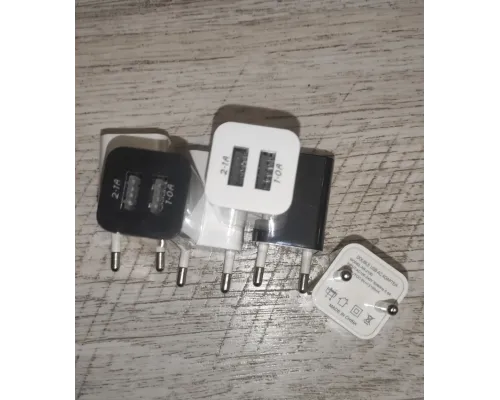 Блок питания (зарядное устройство) Double USB/вилка сеть AR-2100 5V 2.1A USB 2.0 один USB 2.1 A, второй 1 A, белый черный новый 