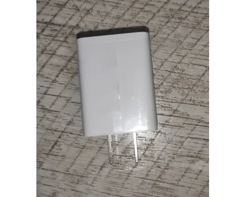 Блок питания (зарядное устройство) S013A USB/ вилка сеть китайский стандарт 5V 1A 1 USB  новый белый