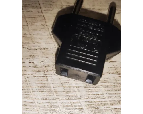 Переходник с китайской вилки сеть на наш стандарт вилки 220 