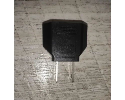 Переходник с нашей вилки сеть на китайский  стандарт вилки 220 