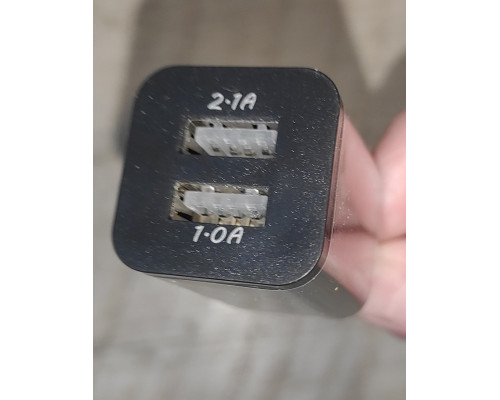 Блок питания зарядное устройство Double USB AR-2100 2100 mAh