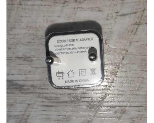 Блок питания зарядное устройство Double USB AR-2100 2100 mAh