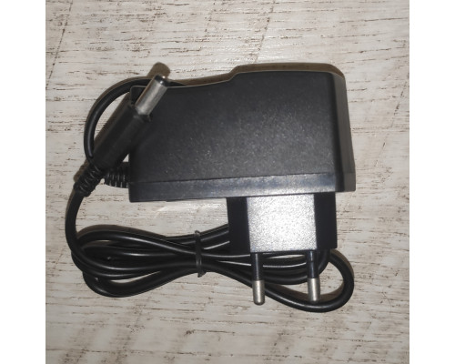 Блок питания зарядное устройство 5V 2A разъем 5.5*2.5