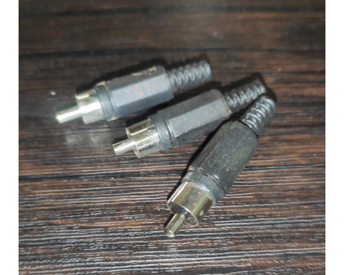 Штекер видео RCA под пайку черный