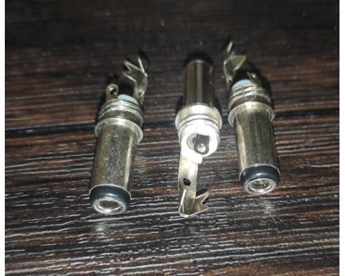 Штекер питания 5.5*2.5 под пайку