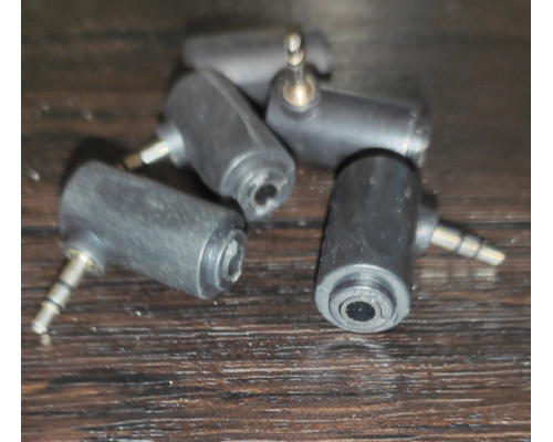 Штекер Jack 3.5 под пайку угловой