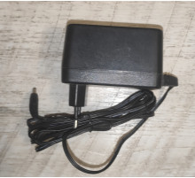 Блок питания зарядное устройство трансформаторное 9V 1A разъем 3.5*1.3