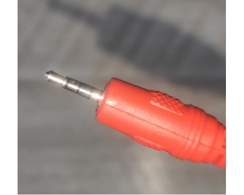 Переходник с Jack 2.5 to Jack 3.5 новый красный