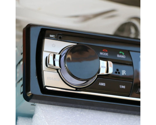 Мощная Автомагнитола с чистым звуком JSD-520BT С USB И BLUETOOTH.