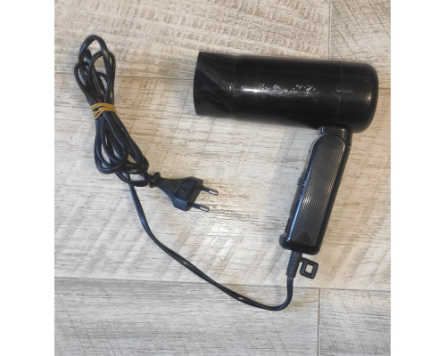 Фен дорожный OL-1350 со складной ручкой 1000W б/у Фен дорожный OL-1350 со складной ручкой 1000W б/у