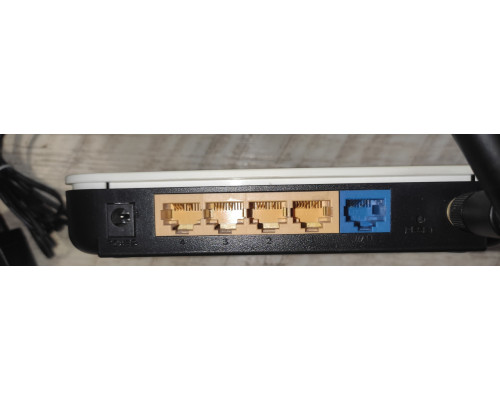 Маршрутизатор роутер TP-Link TL-WR740N 150 Мбит/сек белый б/у. Маршрутизатор роутер TP-Link TL-WR740N 150 Мбит/сек белый б/у.