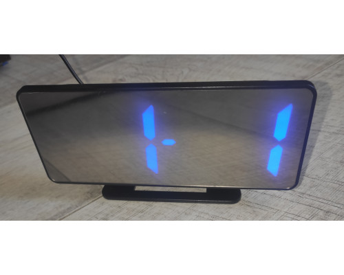 Часы настольные электронные зеркальные VST-888 с температурой черный корпус синий свет