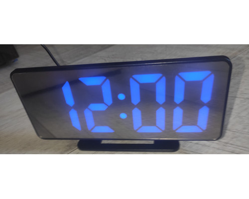 Часы настольные электронные зеркальные VST-888 с температурой черный корпус синий свет