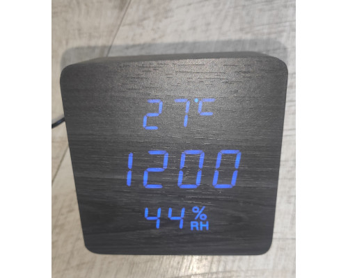 Часы настольные электронные VST-872Y в виде деревянного бруска с температурой и влажностью черные синий свет