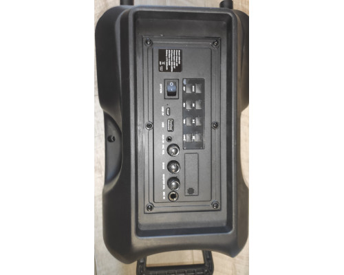 Колонка музыкальная бумбокс ESS-802 с подсветкой аккумулятором BT FM караоке черная Колонка музыкальная бумбокс ESS-802 с подсветкой аккумулятором BT FM караоке черная