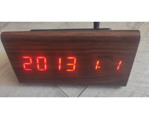 Часы настольные электронные VST-861 в виде деревянного бруска с температурой коричневые красный свет