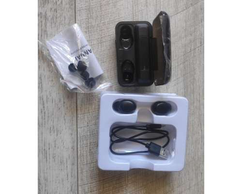 Наушники беспроводные М11 с кейсом зарядки новые с дефектом АКБ