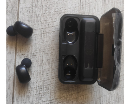 Наушники беспроводные М11 с кейсом зарядки новые с дефектом АКБ