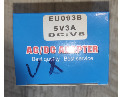 Блок питания AC/DC Adaptor EU093B 5V 3A V8 разъем