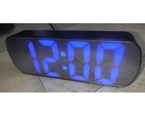 Часы настольные электронные зеркальные VST-895Y черный корпус синий свет