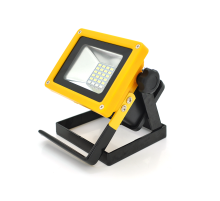 Переносний ліхтар-прожектор R15 (20W), 24 LED(SMD), 3 режими роботи, заряд від 5V, батарея 3*(18650/6800ma/h), Box