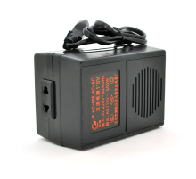 Перетворювач напруги трансформаторний 500W Input 220 V / Output 110V, + універсальна розетка