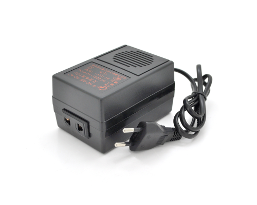 Перетворювач напруги трансформаторний 150W Input 220 V / Output 110V, + універсальна розетка