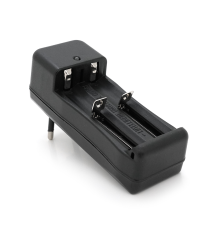 Зарядний пристрій універсальний TG-008 2AA / 2AAA / 18650, 1.2-4.2V / 1000mAh