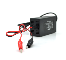Зарядний пристрій для акумулятора з індикатором 12V / 1,5A , ОЕМ (110*59*40) 0,14кг