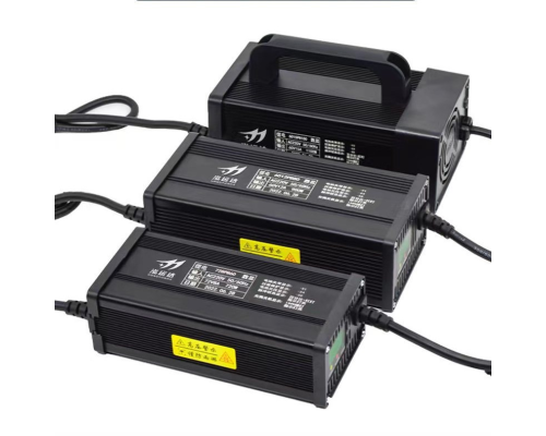 Зарядний пристрій для акумуляторів Li-ion 67,2V, 20A, 185x88x60mm Зарядний пристрій для акумуляторів Li-ion 67,2V, 20A, 185x88x60mm