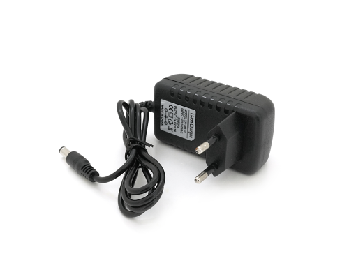 Зарядний пристрій акумуляторів LiFePO4 12V (14.6V), 4S,1A, штекер 5,5*2.5, з індикацією Зарядний пристрій акумуляторів LiFePO4 12V (14.6V), 4S,1A, штекер 5,5*2.5, з індикацією