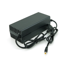 Зарядний пристрій Jinyi для акумуляторів Li-ion 24V(29,4V),7S,5A,штекер 5,5*2,5,з індикацією,BOX
