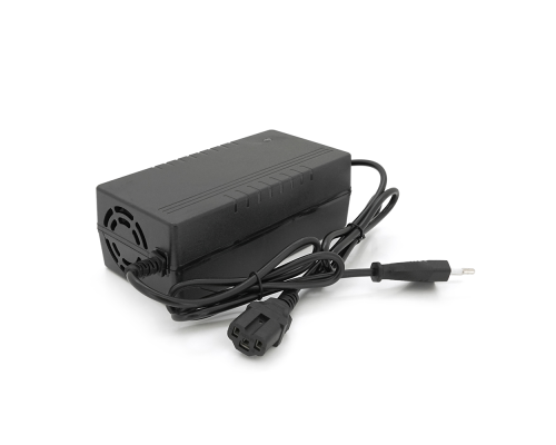 Зарядний пристрій для акумуляторів Li-ion 12V(12,6V),3S,3A, штекер C13 Зарядний пристрій для акумуляторів Li-ion 12V(12,6V),3S,3A, штекер C13