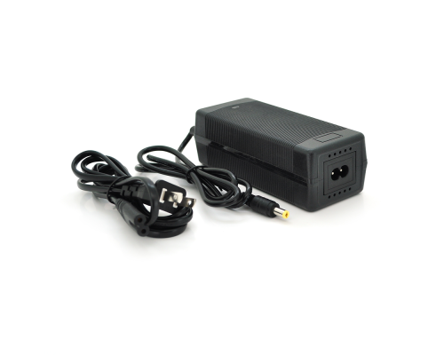 Зарядний пристрій QiSuo QS-SJT-65E для акумуляторів Li-ion 12V (12,6V pin5.5x2.1 + перехідник, BOX