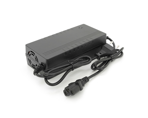 Зарядний пристрій акумуляторів Li-ion 16.8V, 5A, , роз'єм Triangle plug (T-tipe/IEC/C13 N+L-), LED-індикація